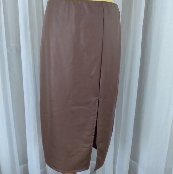 Ellie & Kate Brown Skirt Faux Leather Stretchy Size Medium - Picture 3 of 12